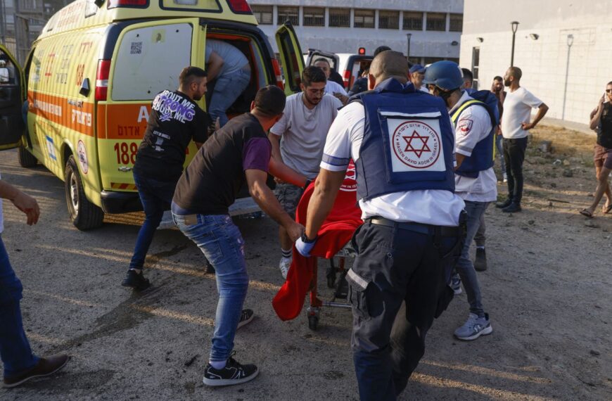 Israel culpa a Hezbollah por un ataque contra un campo de fútbol en los Altos del Golán que causa 10 muertos y casi 30 heridos