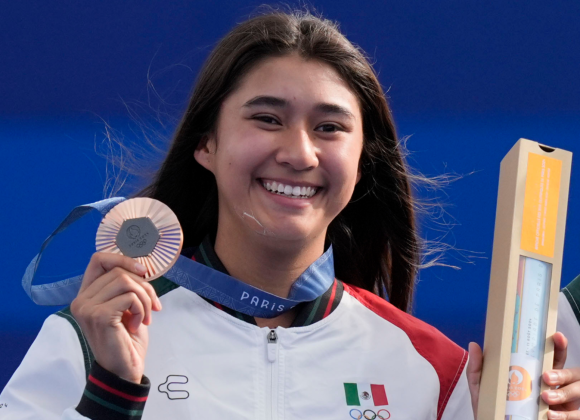 ¡Un cumpleaños bronceado para Ángela Ruiz!: la arquera coahuilense festejó sus 18 años con medalla para México