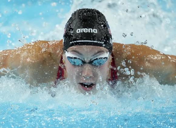 París 2024: Gretchen Walsh establece récord olímpico en los 100m mariposa