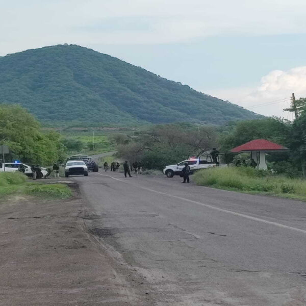 ¡Policías bajo ataque! Lanzan dron explosivo a una patrulla en Buenavista, Michoacán