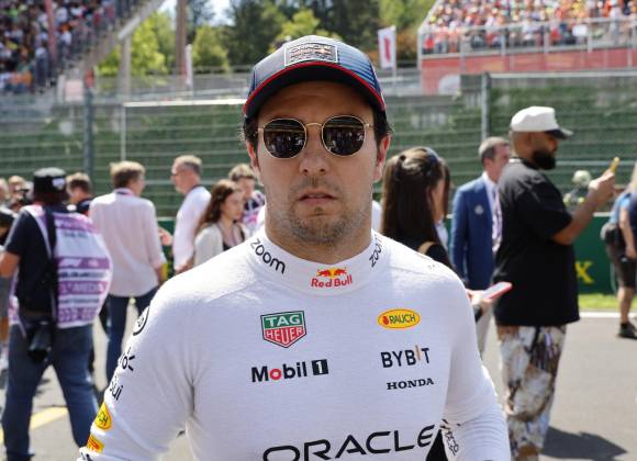 ¿Sergio Pérez se va de Red Bull? Evaluarán Horner y Marko futuro de Checo en la escudería
