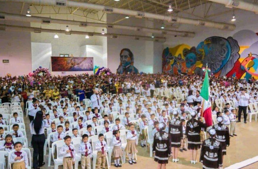 Alumnos de CAIC Reynosa celebran su graduación