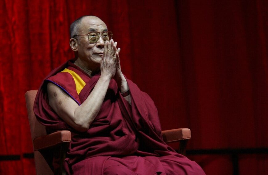 Dalai Lama cumple 89 años entre plan de sucesión y el temor de un futuro sin él
