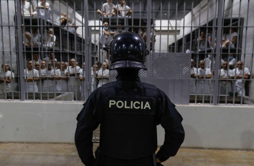 La Unidad de Defensa de DD.HH. y Comunitarios asegura acompañar más casos de tortura en cárceles de El Salvador