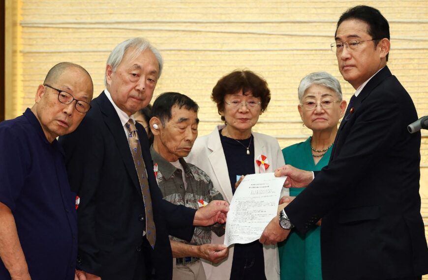 El primer ministro de Japón se disculpa con las personas esterilizadas a la fuerza bajo la la antigua ley de eugenesia