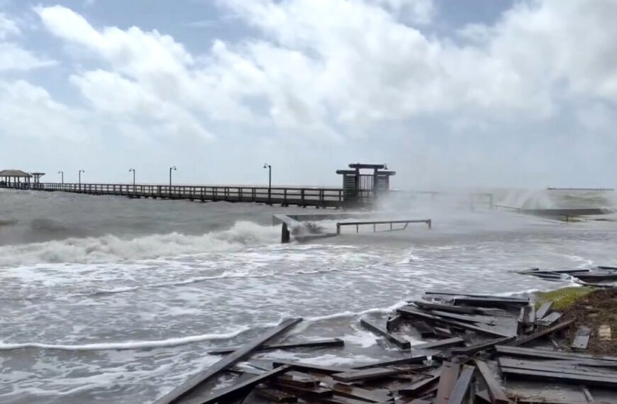 ¡Inminente peligro! El huracán Beryl se dirige hacia el sur de Texas: sigue EN VIVO su nueva trayectoria