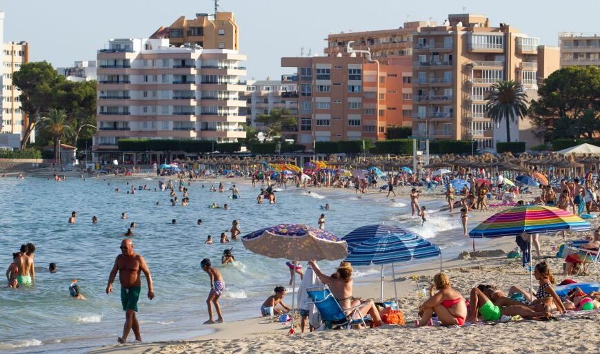 Protesta masiva en la isla española de Mallorca para pedir “límites al turismo”