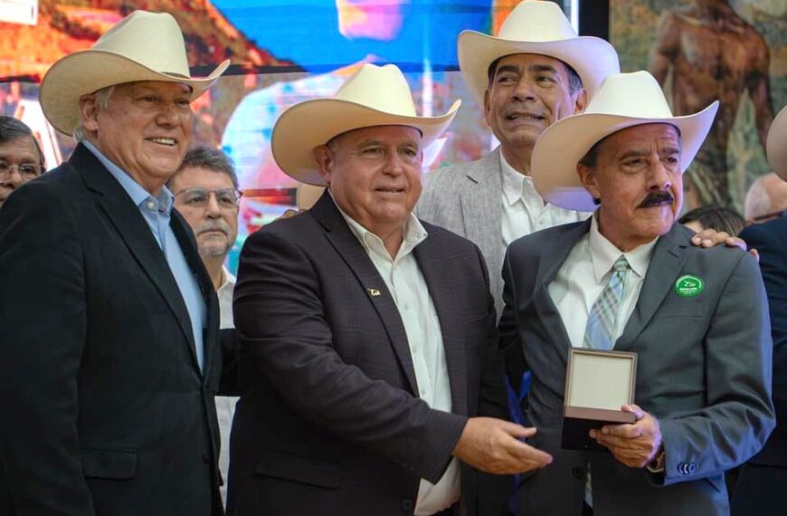 Manuel Núñez Vargas Recibió la “Medalla…