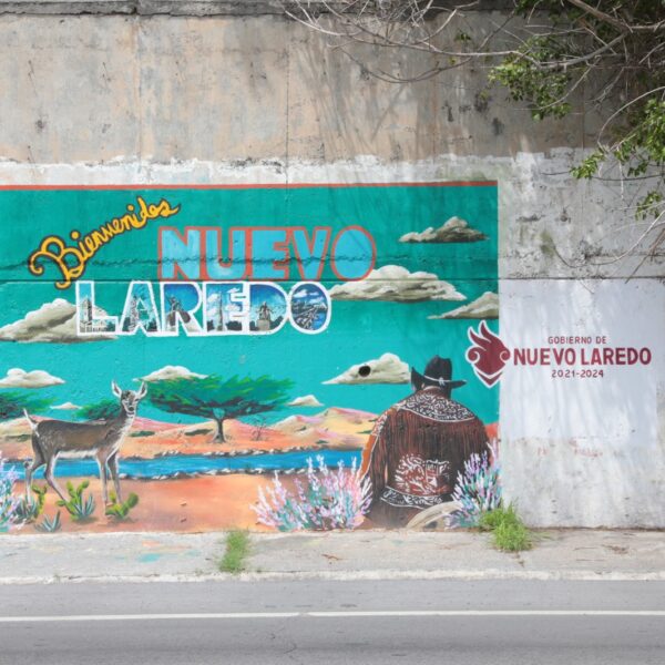 Artistas locales embellecen la imagen urbana de Nuevo Laredo con sus murales