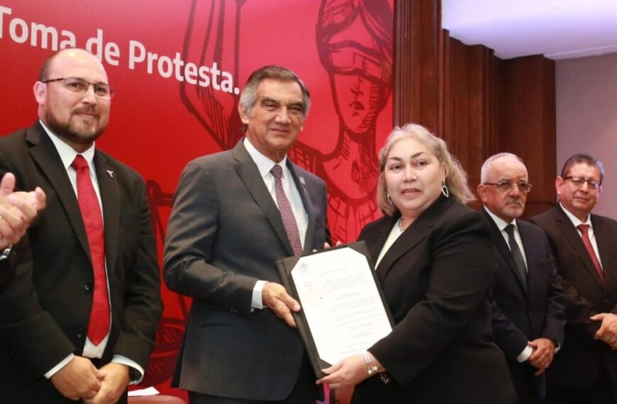 Entrega Américo Villarreal patentes de aspirante a…