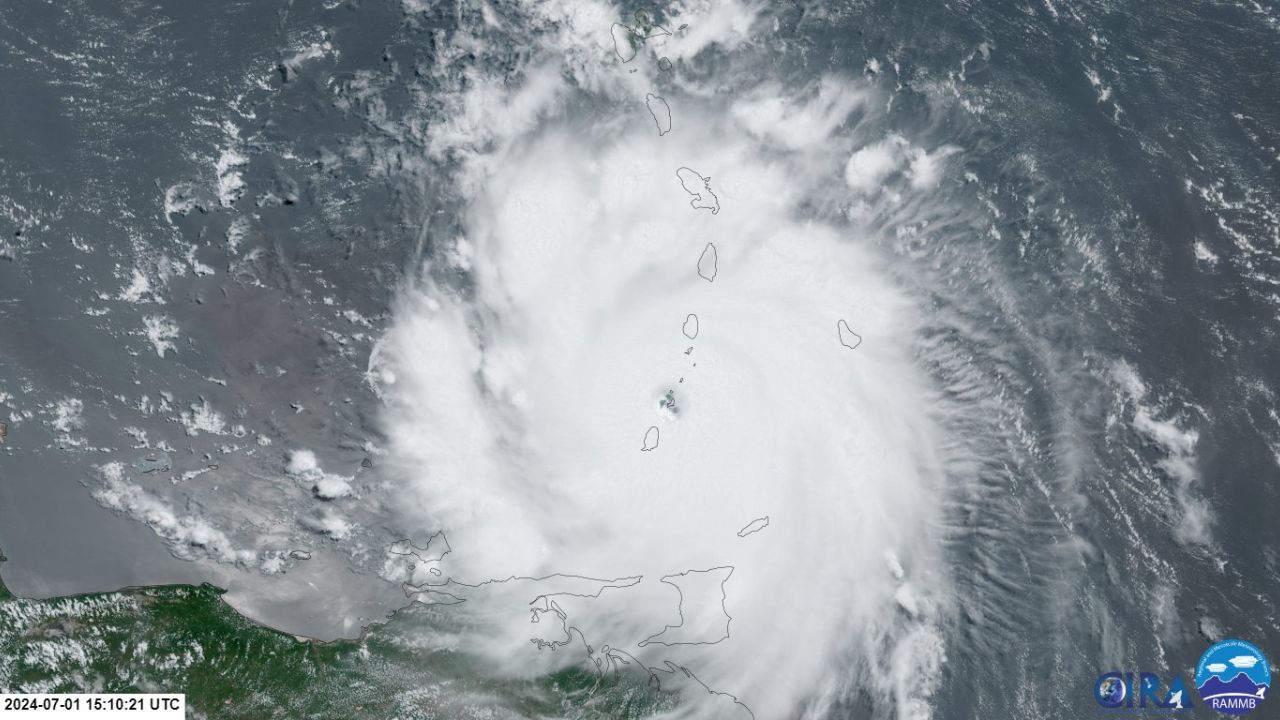 ¿Cuándo y dónde tocará tierra el huracán “Beryl” en México?