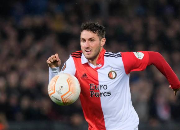 Santi Giménez no saldrá del Feyenoord: Dennis te Kloese