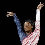 Simone Biles lidera a Estados Unidos a conquistar la medalla de oro en gimnasia artística