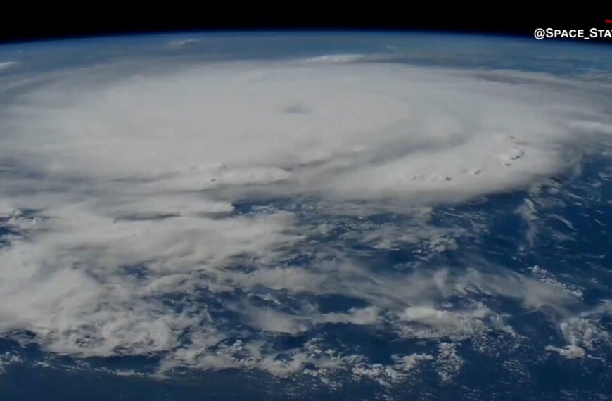 La NASA publica imágenes del ojo del huracán Beryl desde el espacio