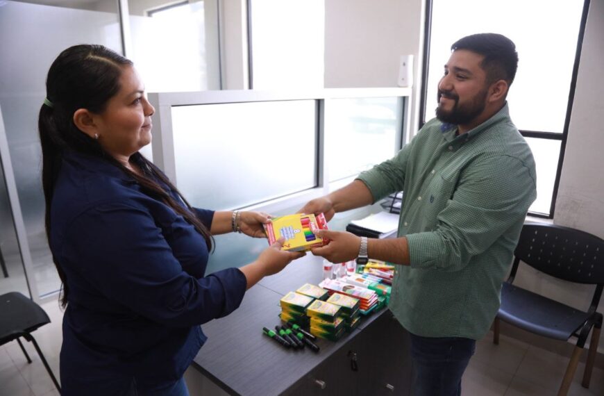 Invita gobierno municipal a donar útiles escolares para estudiantes de bajos recursos
