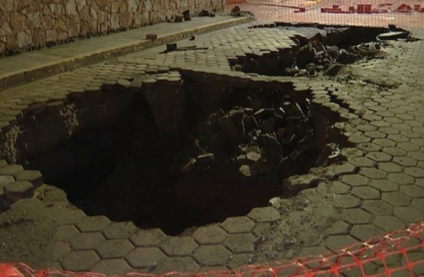 ¡Un ‘cráter’! Se forma un gigante socavón en San Andrés Cholula, Puebla