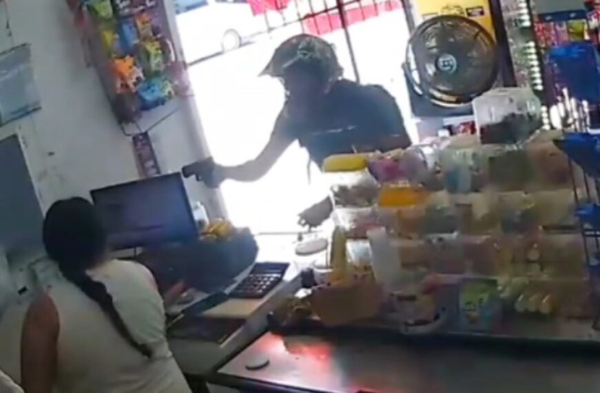 ¡’Actúa’ durante robo! Ladrón realiza violento asalto en tienda de Cancún