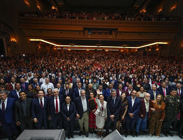 Asiste Américo a celebración de Sheinbaum como primera…
