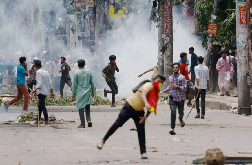 Estudiantes de Bangladesh exigen dimisión del Gobierno y rechazan el diálogo entre protestas