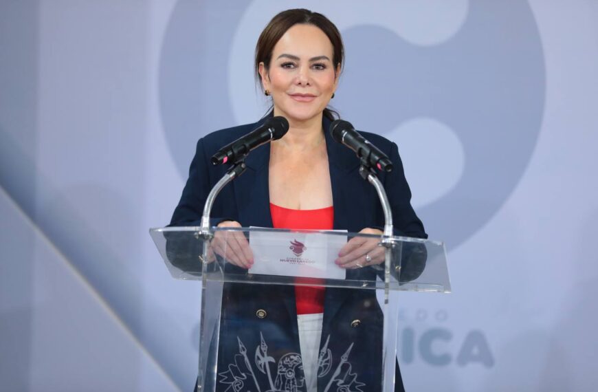 Apoya el gobierno municipal a 234 universitarios con el pago del título profesional