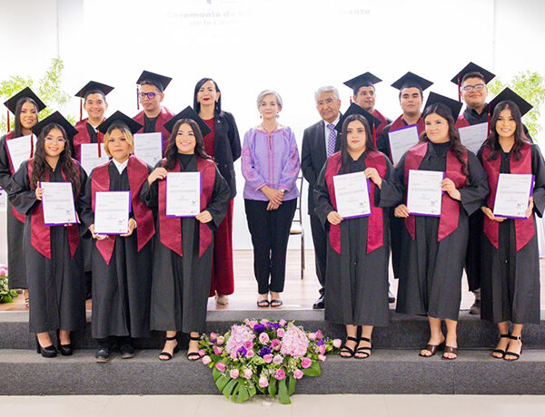 Entrega DIF estatal nueva generación de profesionales en…