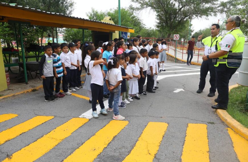 Lleva el gobierno municipal sesiones de educación vial a escuelas y empresas locales