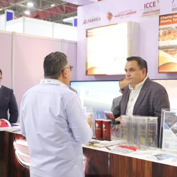 Expone el gobierno municipal las ventajas competitivas de Nuevo Laredo en congreso en Monterrey