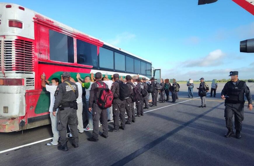 Trasladan a 68 reos de Ciudad Victoria a penales federales por seguridad