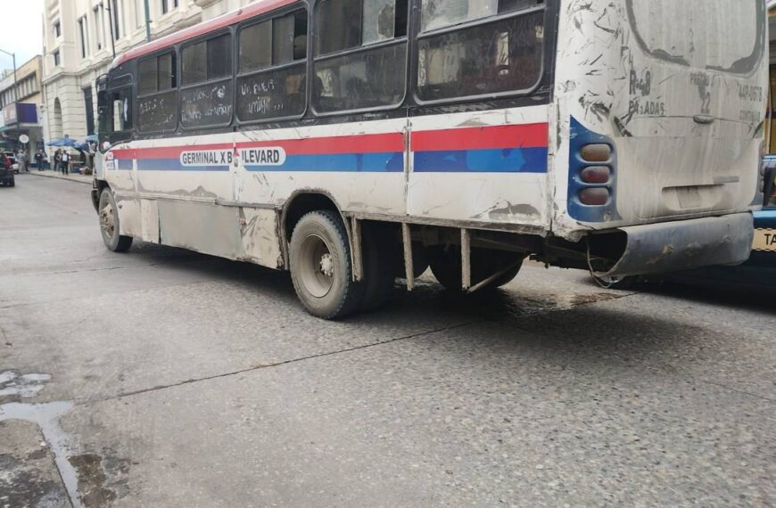 Obreros exigen control en tarifas de transporte público para evitar abusos