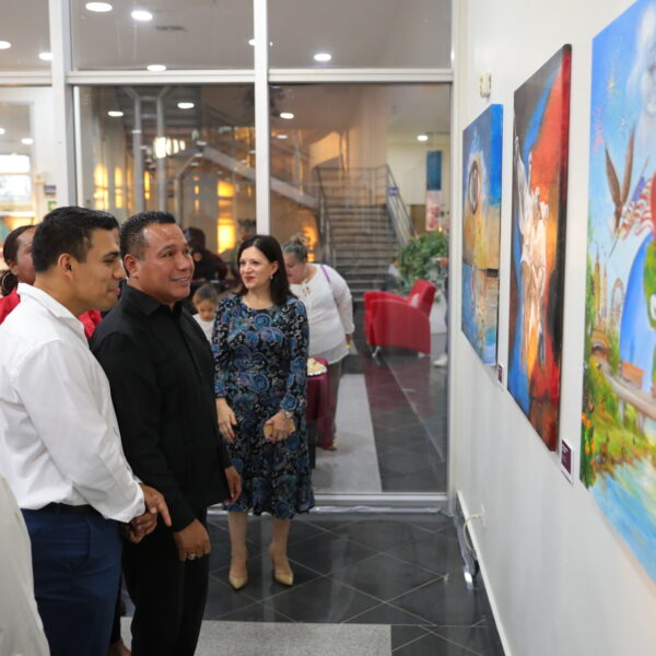 Refuerzan los Dos Laredos lazos con IX Muestra de Artes Plásticas Binacional