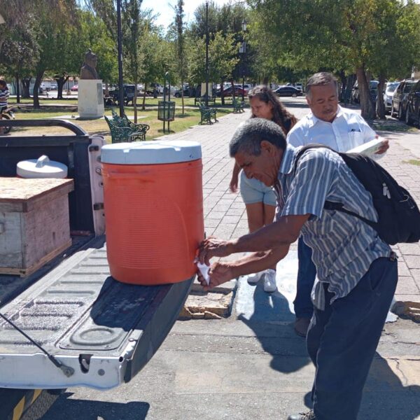 Mantiene gobierno municipal puntos de hidratación por las…