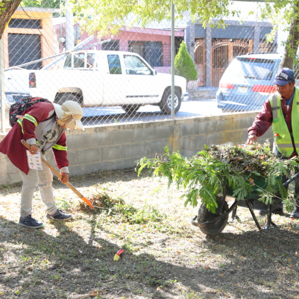 Apoya gobierno municipal limpieza y mantenimiento de escuelas…