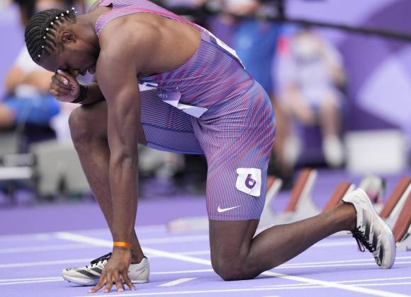 Noah Lyles clasifica a Semifinales de atletismo, ¡pero lo sufrió!