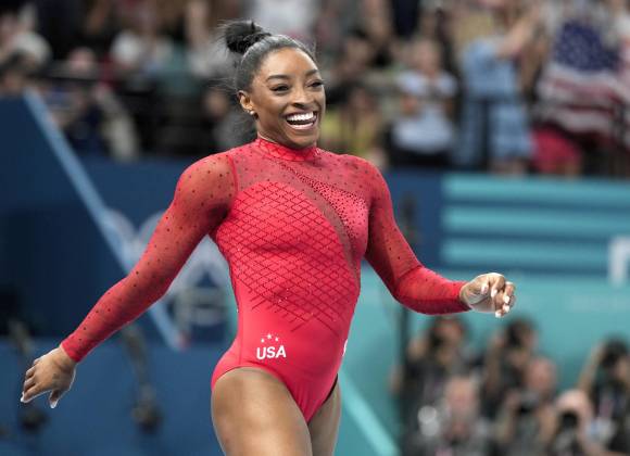 Simone Biles logra séptima medalla olímpica de oro en el salto de potro en París 2024