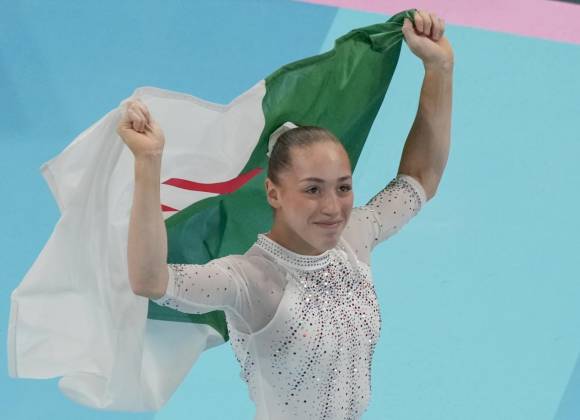 Kaylia Nemour hace historia con primera medalla de oro para Argelia en gimnasia