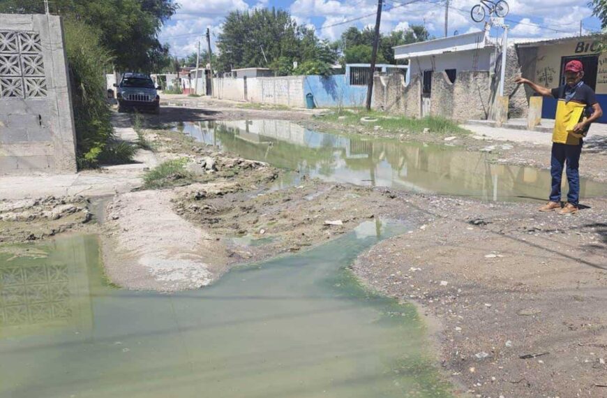 Vecinos Demandan Solución a Aguas Negras