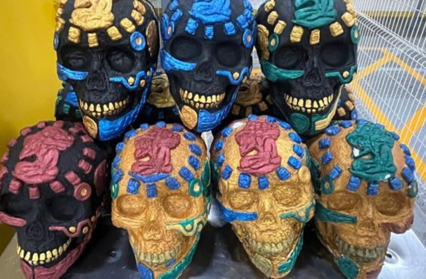 ¡Cráneos de “crystal”! Ocultan droga en artesanías con forma de calavera, iban a Australia