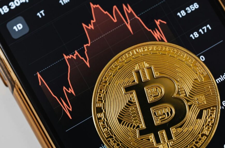 ¡Bitcoin se desploma! Por esta razón la criptomoneda comienza la semana con fuertes bajas