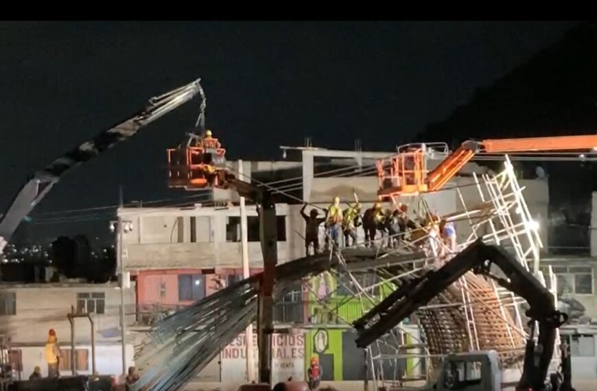 Mientras dormía: Cae estructura de acero en obra del Trolebús en la autopista México-Puebla