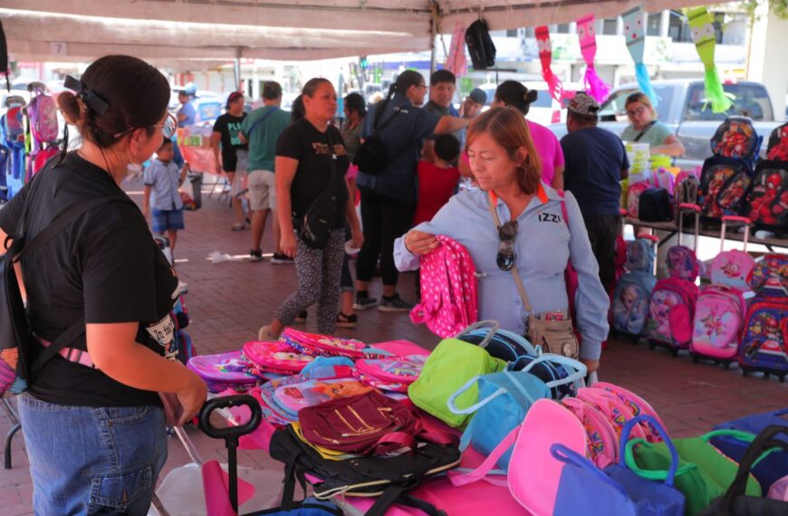 Más de 2,800 emprendedores neolaredenses se benefician con los bazares UNE