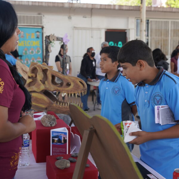Acerca el Imjuve servicios del gobierno municipal a estudiantes de El Bayito