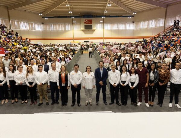 Entregan becas Futuro Tamaulipas a jóvenes de educación…