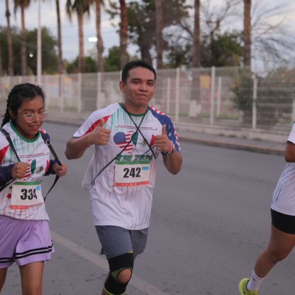 Participan más de 500 corredores en la maratón…