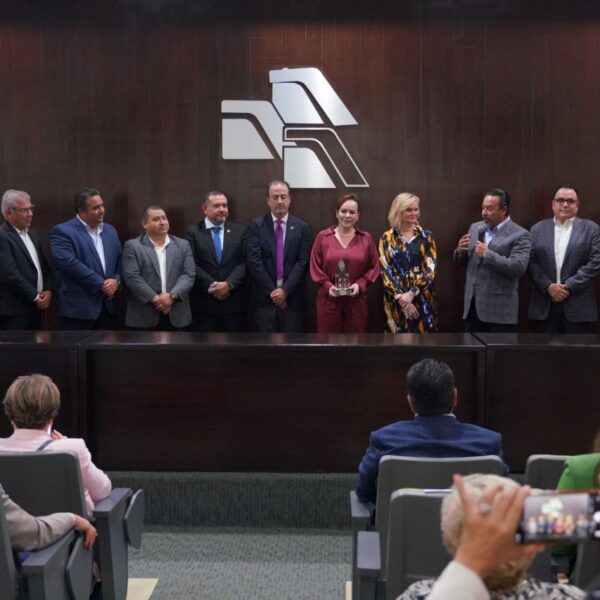 Presenta alcaldesa prontuario socioeconómico binacional 2024 a fuerzas…