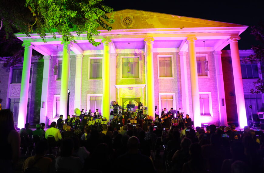 Viven neolaredenses una gran velada con concierto Nuestro México en mansión Longoria