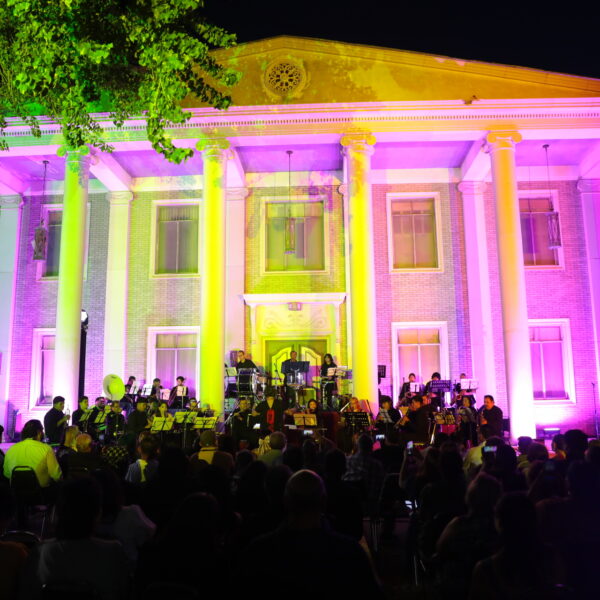 Viven neolaredenses una gran velada con concierto Nuestro…