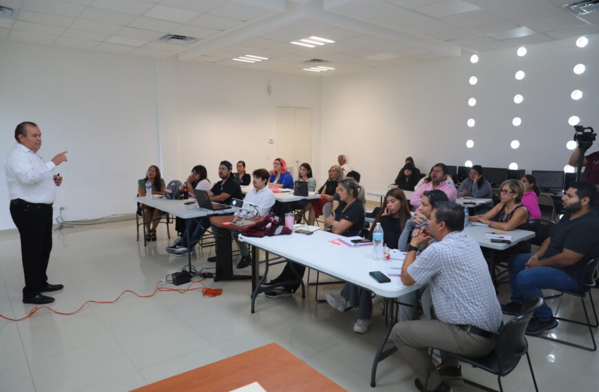 Responden neolaredenses al curso para los jóvenes emprendedores del Imjuve