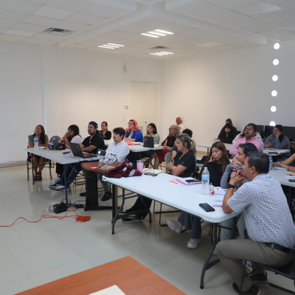 Responden neolaredenses al curso para los jóvenes emprendedores…