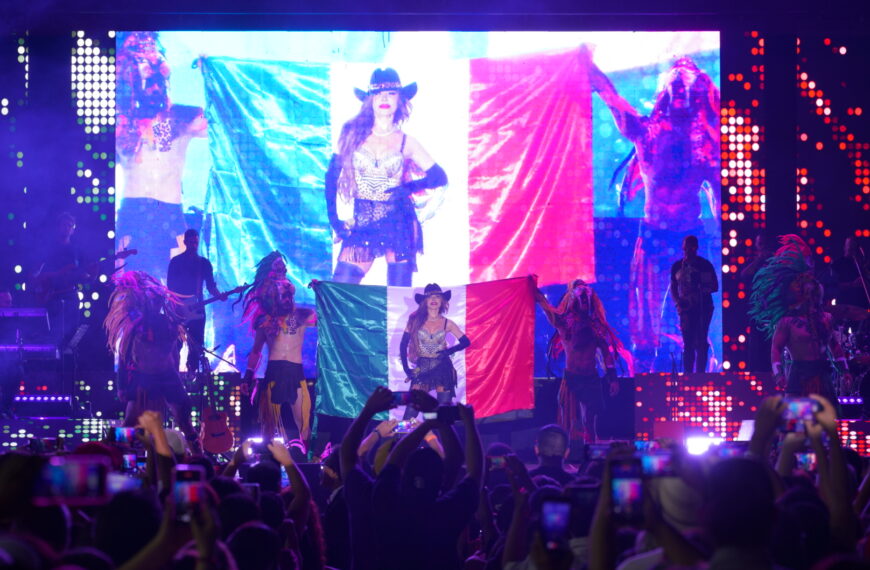 Viven neolaredenses fiesta mexicana con emotivo grito…