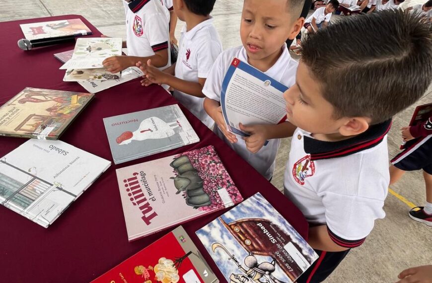 Lleva gobierno municipal biblioteca itinerante a estudiantes de primaria